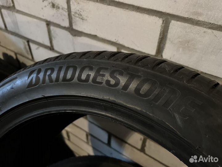 Bridgestone Alenza 001 245/45 R20