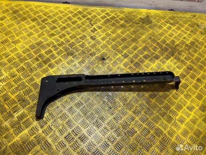 Кронштейн крыла Man Tgl Tgm