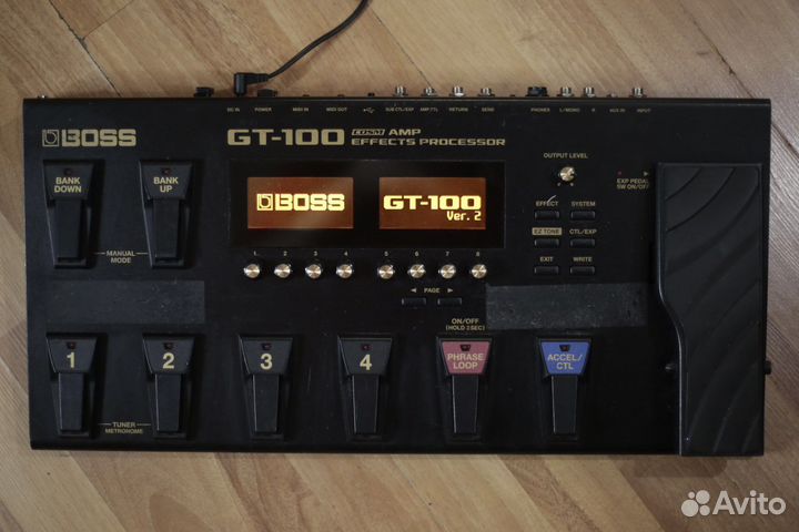 Гитарный процессор Boss GT-100 (с сумкой)