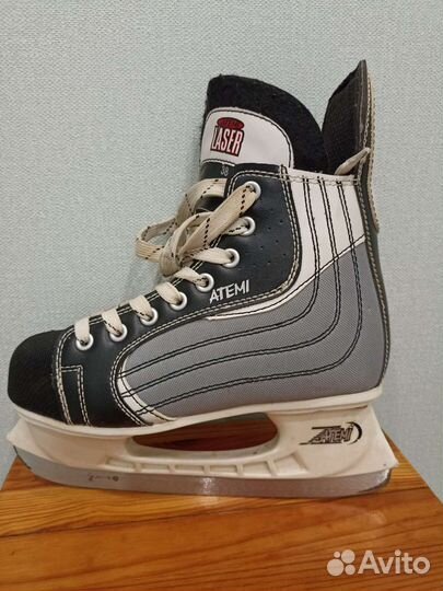 Коньки хоккейные