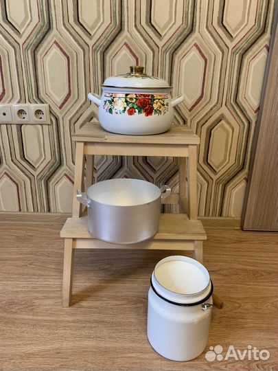 Посуда кастрюли и бидон