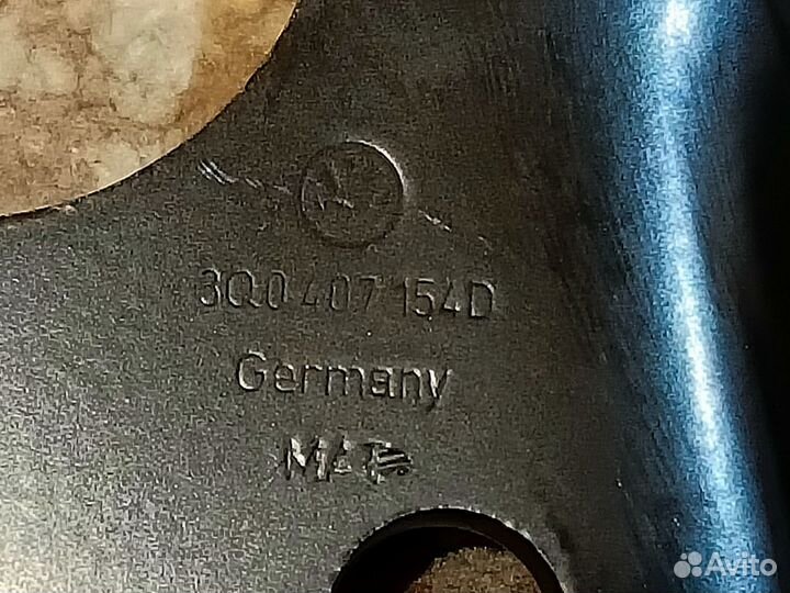 Новый передний правый рычаг Skoda Kodiaq оригинал