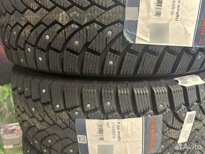 Pirelli Formula Ice 215/65 R16 98T