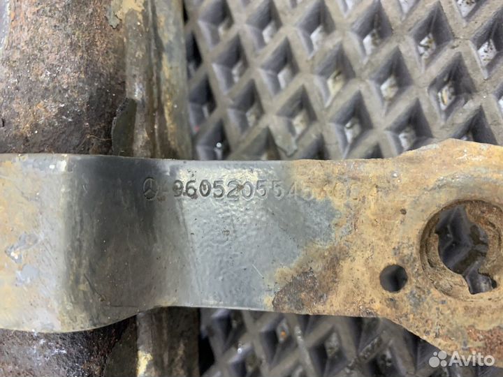 Кронштейн усилителя переднего бампера