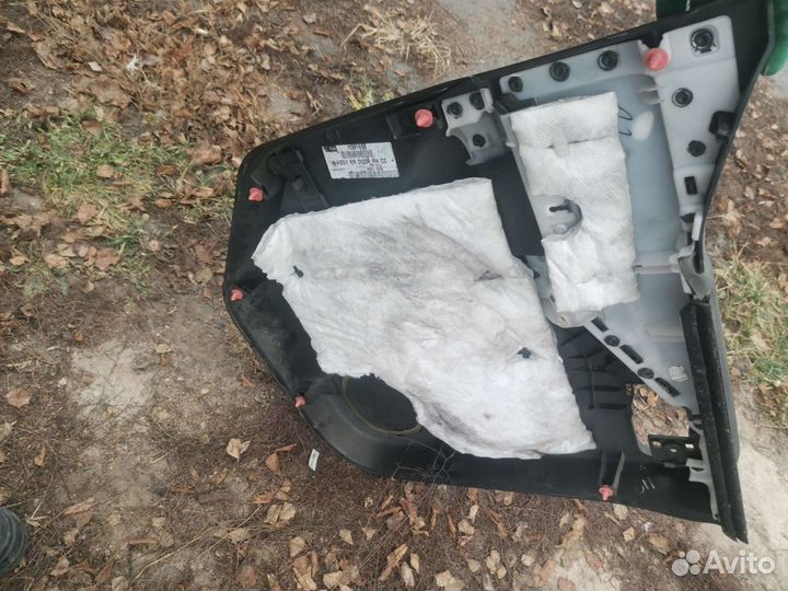 Nissan навара обшивка двери