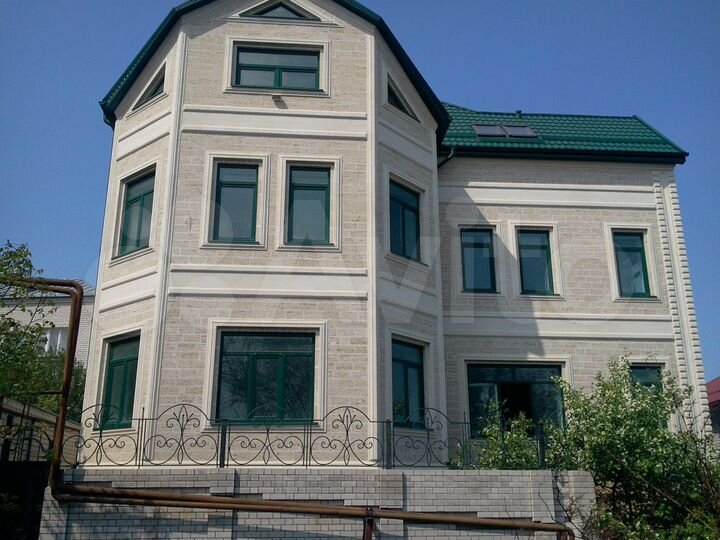 Дом 562 м² на участке 7 сот.