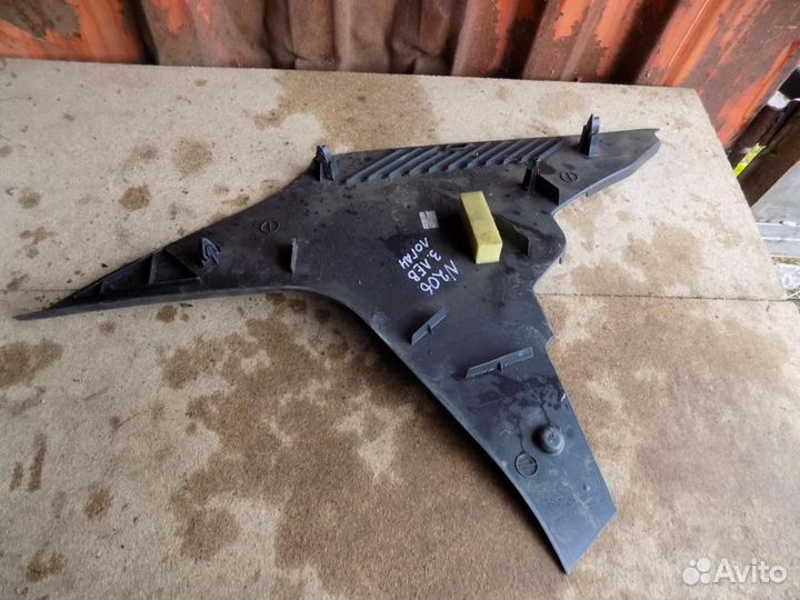 Обшивка стойки Logan 2005-2014