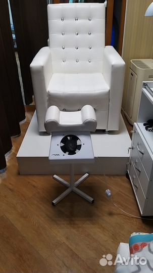 Продам педикюрное кресло Трон б/у