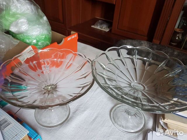 Ваза для фруктов на ножке стекло