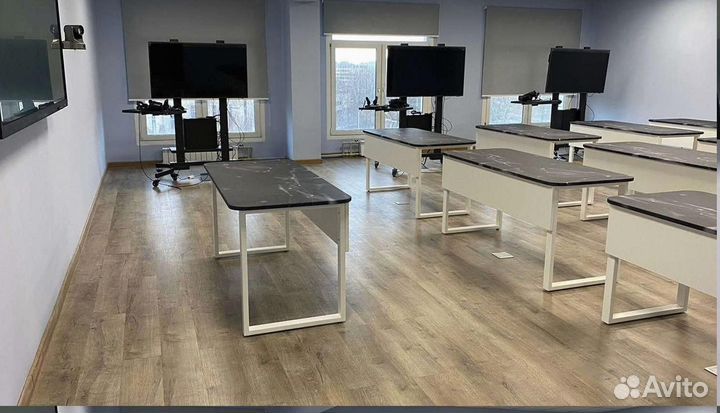 Компьютерный стол 'Familiar Brand'