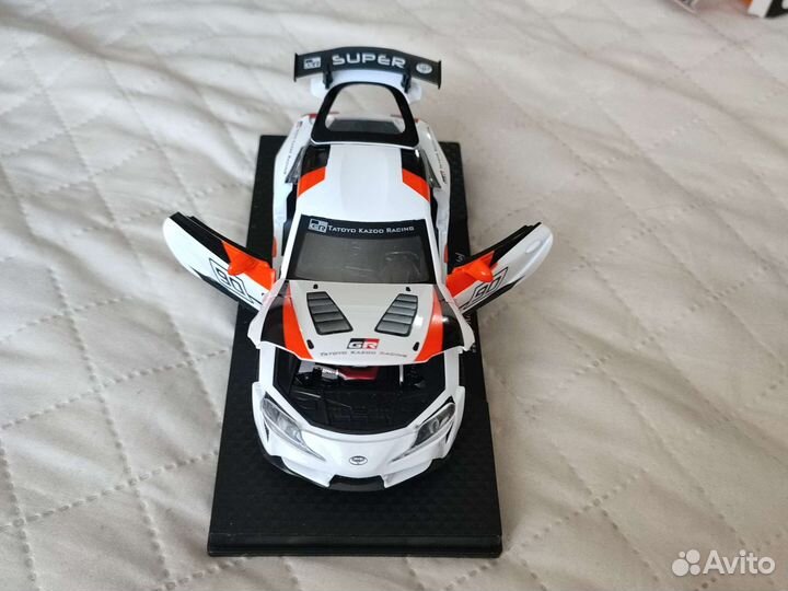Инерционная машинка Toyota Supra
