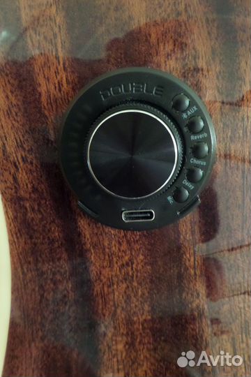 Трансакустическая гитара 