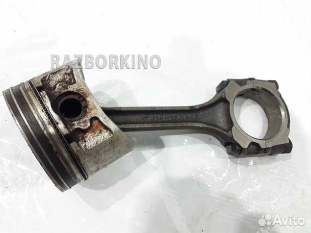 Поршень с шатуном Ниссан