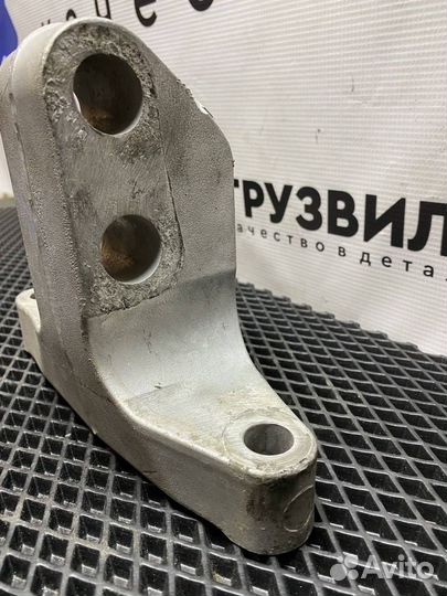 Кронштейн двигателя задний левый Renault Magnum