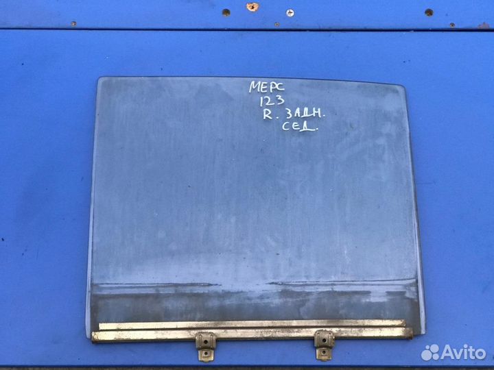 Стекло двери Мерседес Венц W123