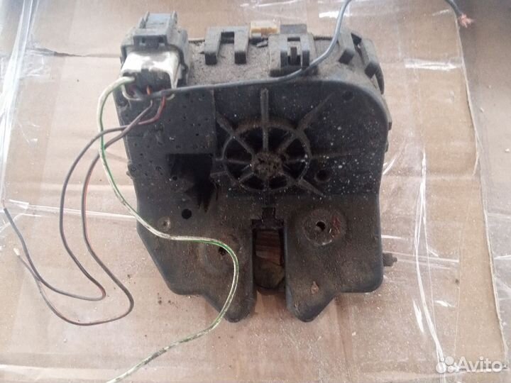 Замок багажника фокус 1