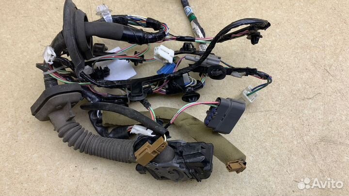 Проводка двери передней правой Инфинити G35