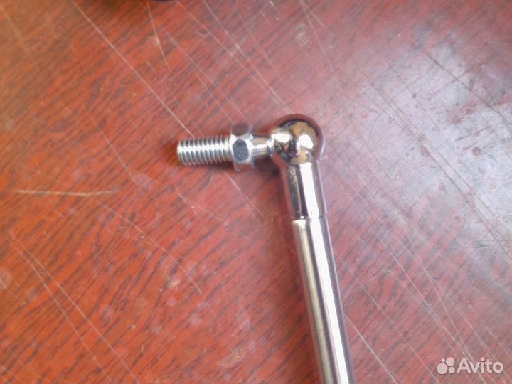 Газовый упор на крышку багажника нива