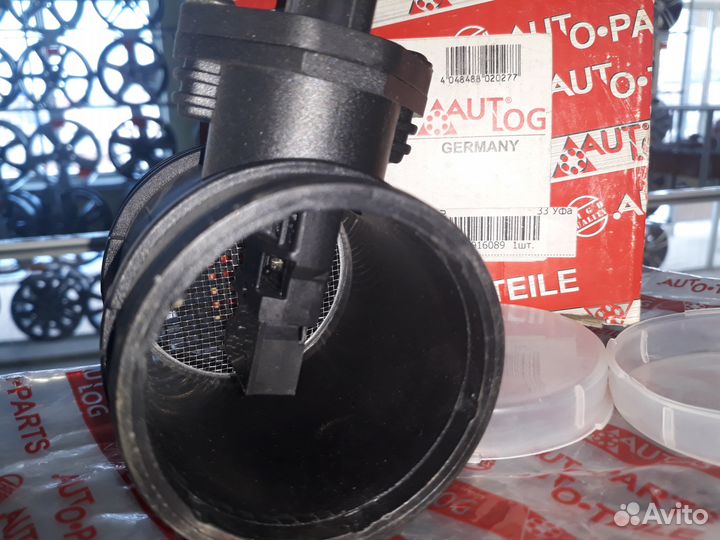 Датчик расхода воздуха Opel Astra Zafira 93179927