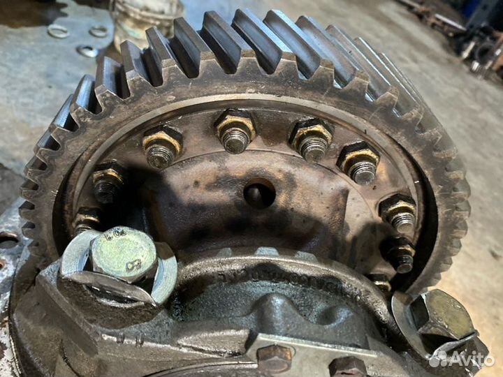 Редуктор моста средний на 50 Камаз 4310