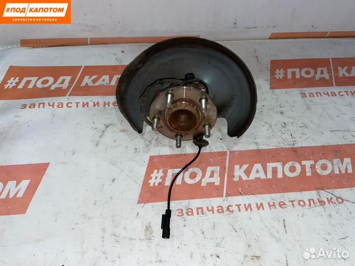 Кулак задний Mitsubishi Outlander 3 2-й рест. 2015