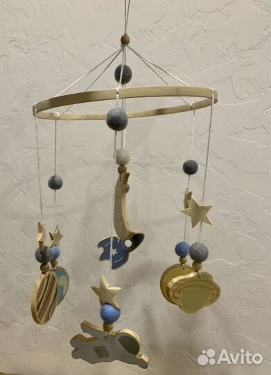 Мобиль на детскую кроватку