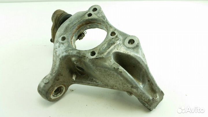 Цапфа передняя левая Toyota Prius NHW20 2004