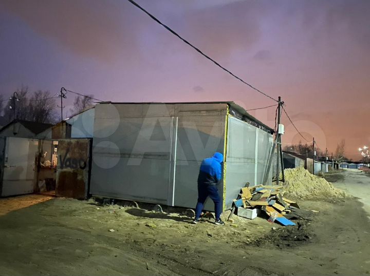 Гараж, > 30 м²
