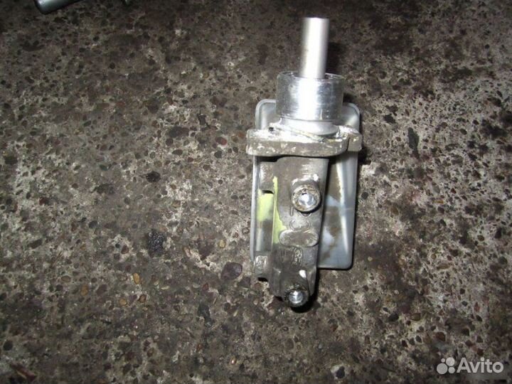 Главный тормозной цилиндр Ford Escort 1996-2000