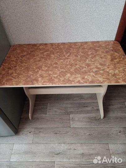 Кухонный стол бу