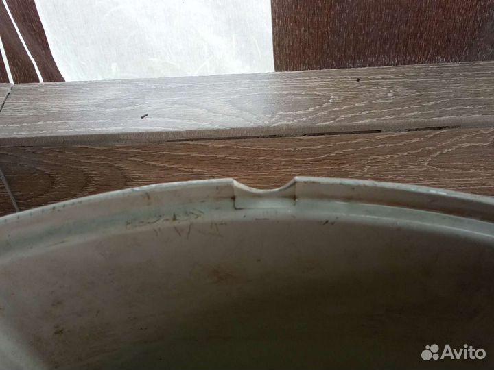 Крышка от лодочного мотора ветерок 8М