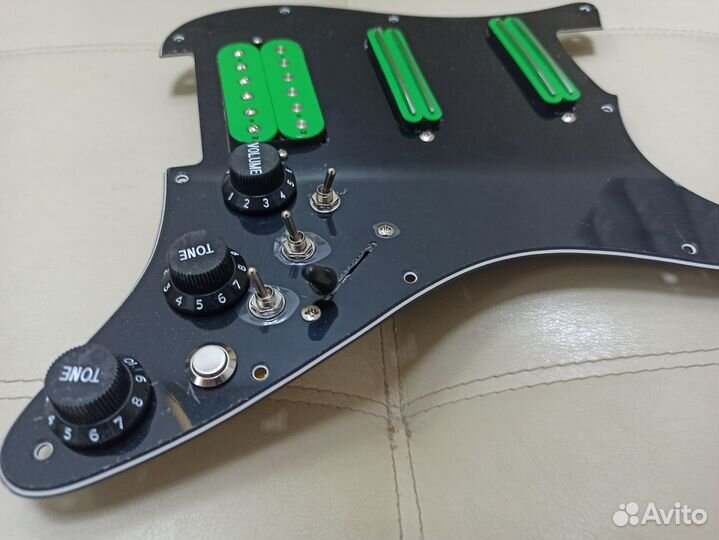 Пикгард на стратокастер H-H-H с рельсами