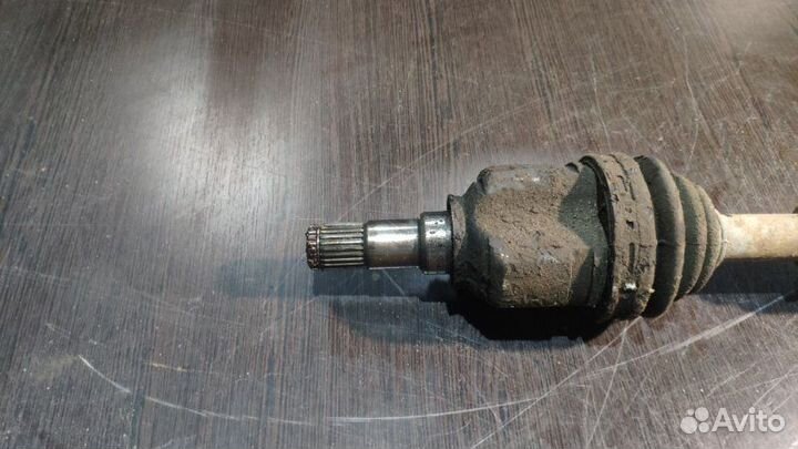 Вал приводной передний правый Toyota Belta SCP92