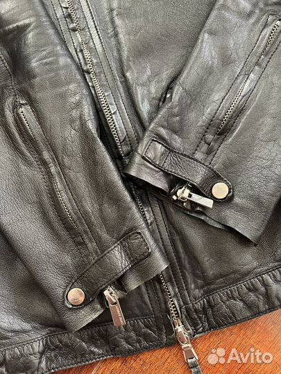 Кожаная куртка armani jeans