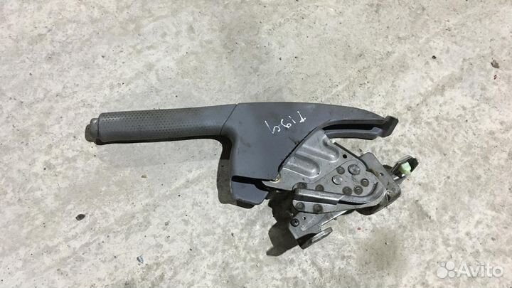 Рычаг ручного тормоза (ручник) Mazda 2 DY