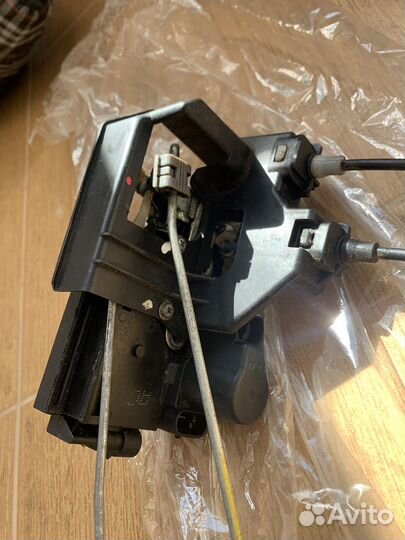 Замок двери передний левый chevrolet epica