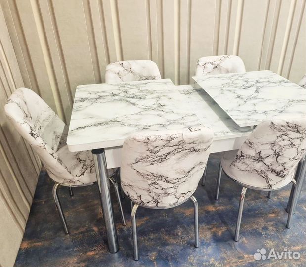 Раскладной стол и стулья