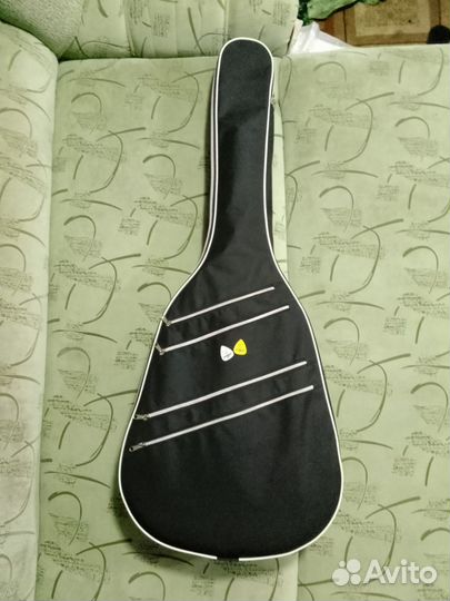 Акустическая гитара