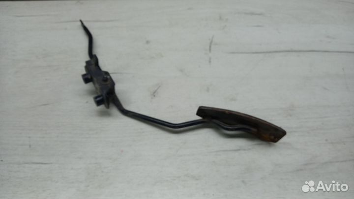 Педаль газа Mazda 323 BA