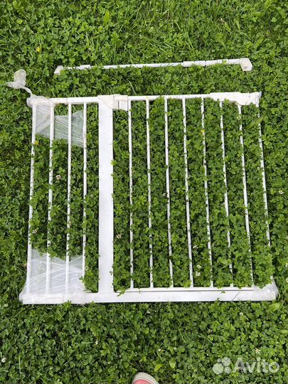 Ворота на летсницу для безопасности