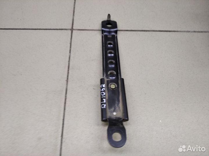 Механизм регулировки ремня безопасности Land Cruis