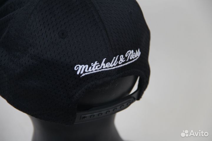 Nets Mithchell & Ness кепка