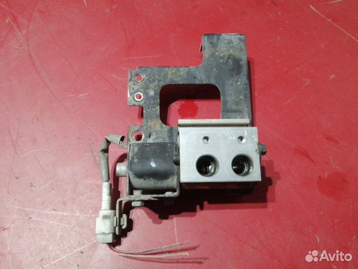 Клапан кондиционера Toyota Avensis Т250