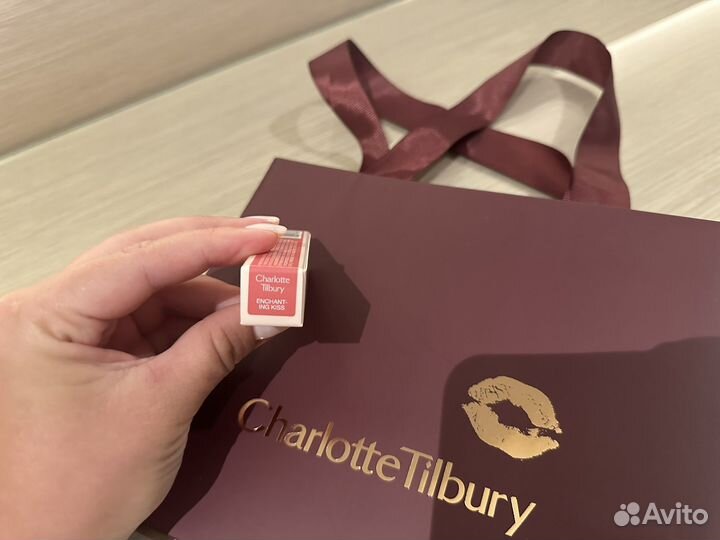 Блеск для губ Charlotte Tilbury Pillow Talk
