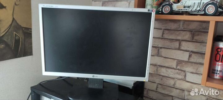 Компьютер с монитром