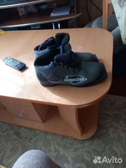 Лыжные ботинки