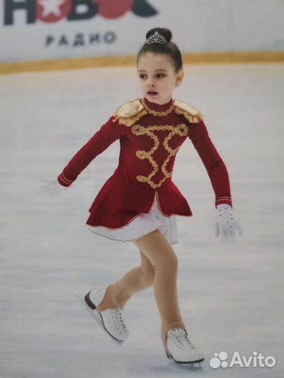 Костюм для фигурного катания для девочки
