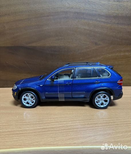 Масштабная модель BMW X5 1:18