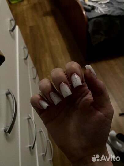 Нужна модель на маникюр