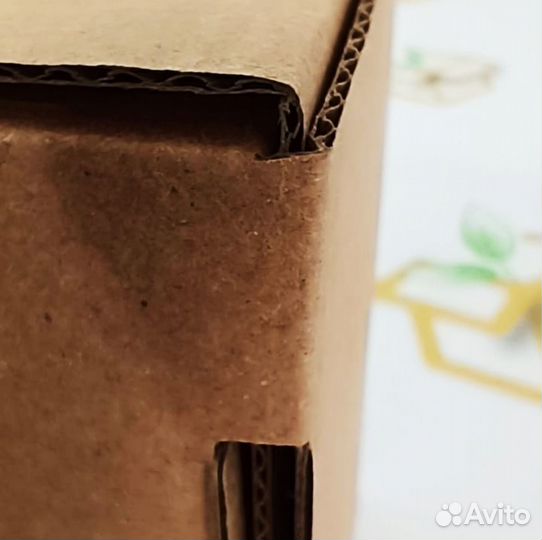 Картонная коробка